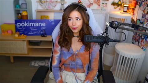 titty streamer|POKIMANE SHOWS HER TITS ON TWITCH LIVE STREAM。